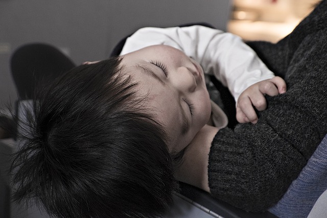 子ども,赤ちゃん,中耳炎,飛行機,キャンセル