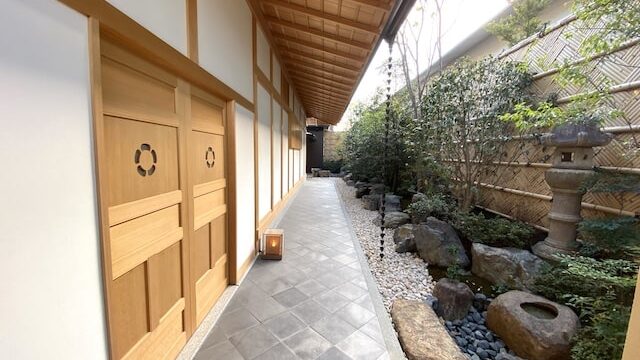 ホテルザ三井京都の四季の間裏庭