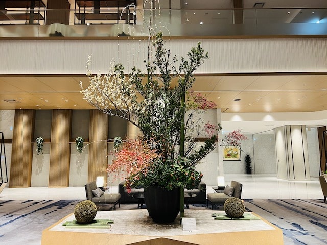 ウェスティン都ホテル京都のロビーシンボルツリー