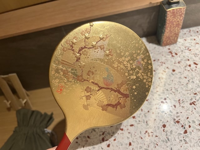 紫翠ラグジュアリーコレクションホテル奈良のバスルーム手鏡
