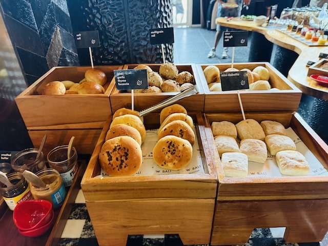 Wバリスミニャックの朝食レストランFIREの朝食メニュー18