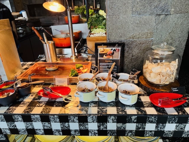 Wバリスミニャックの朝食レストランFIREの朝食メニュー8